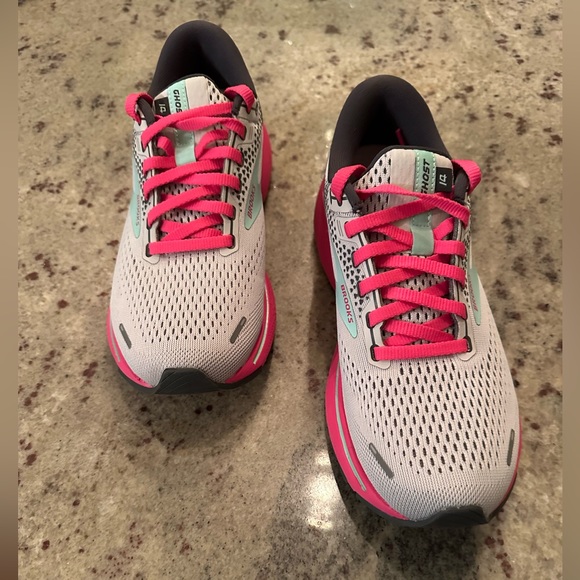 Brooks Shoes - LIKE NEW; Brooks Ghost 14 Running Shoe - Women's Oyster/Yucca/Pink, 8..0